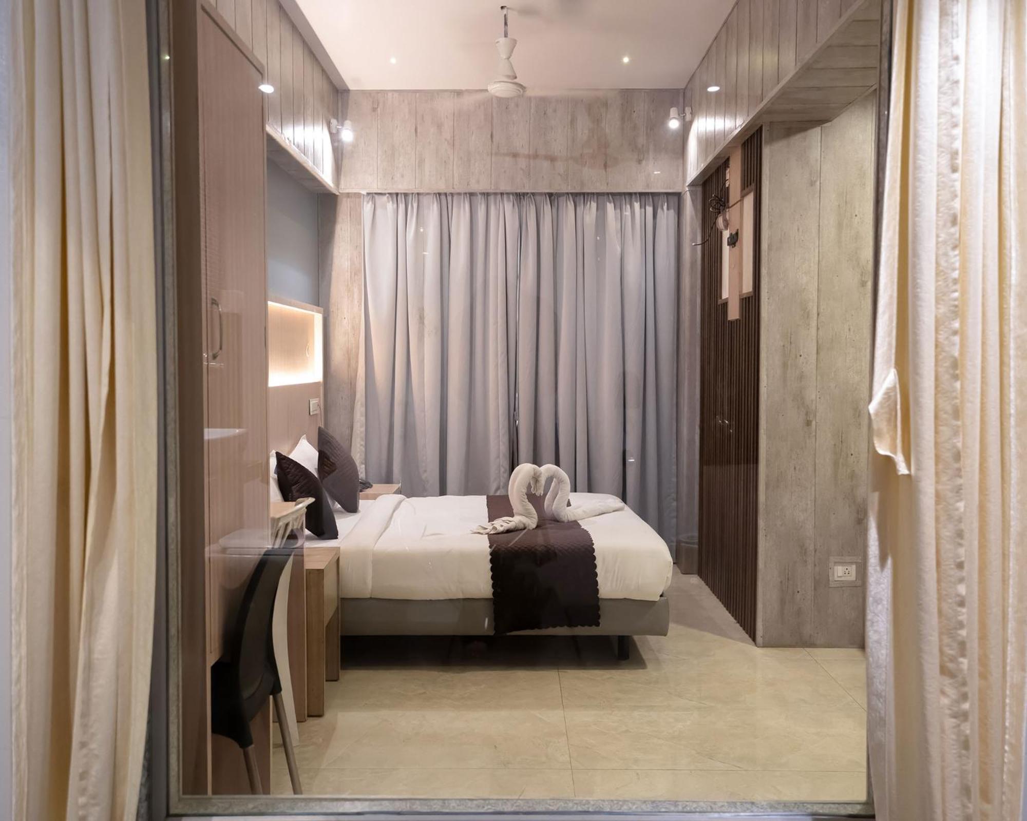 Hotel Grand Seasons- Navi Mumbai Buitenkant foto